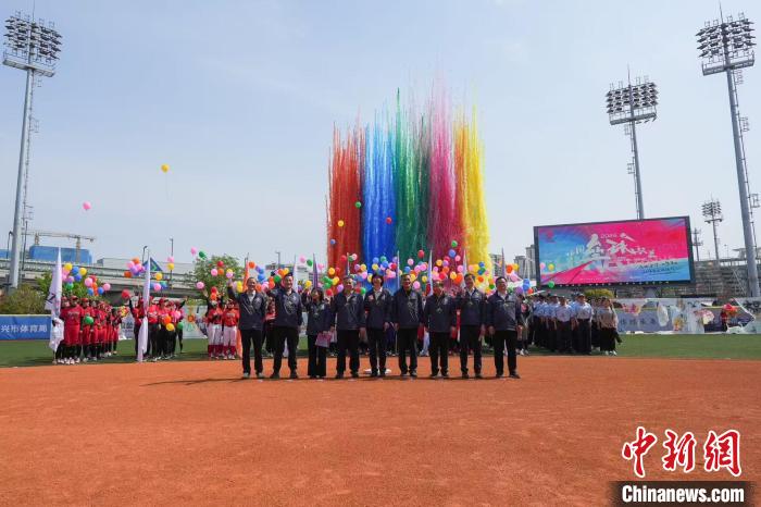 2025中国垒球联赛绍兴开幕 U18国家队助阵备战洛杉