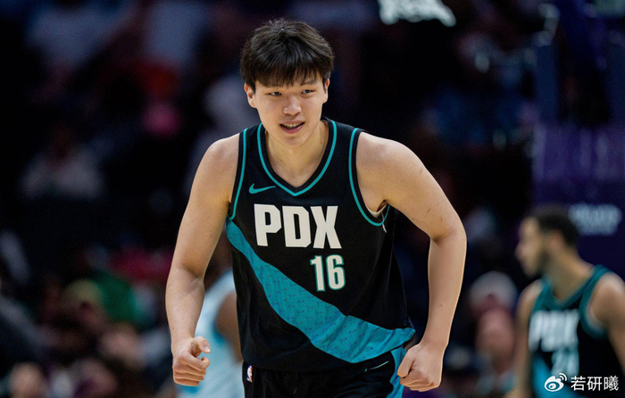 开拓者内线轮换格局引热议 罗威杨瀚森角色定位