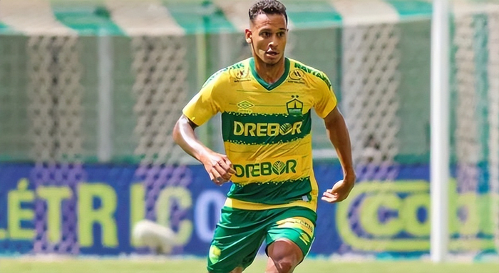 奥古斯托引荐格德斯国安后腰补强 蒙哥马利暂脱